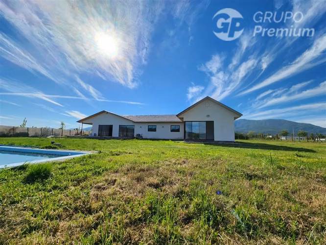 Casa en venta de 6 dorm. en Placilla