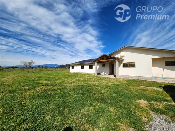 Casa en venta de 6 dorm. en Placilla