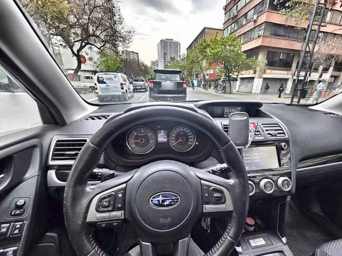 Subaru Forester 2.0 AWD CVT XS Plateado Diésel 2016 - Imagen 4