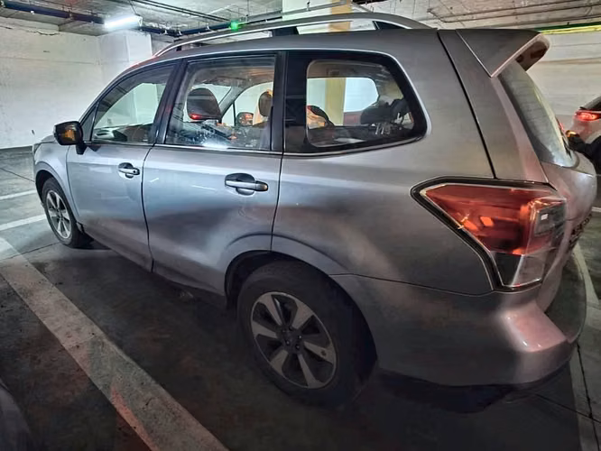 Subaru Forester 2.0 AWD CVT XS Plateado Diésel 2016 - Imagen 2
