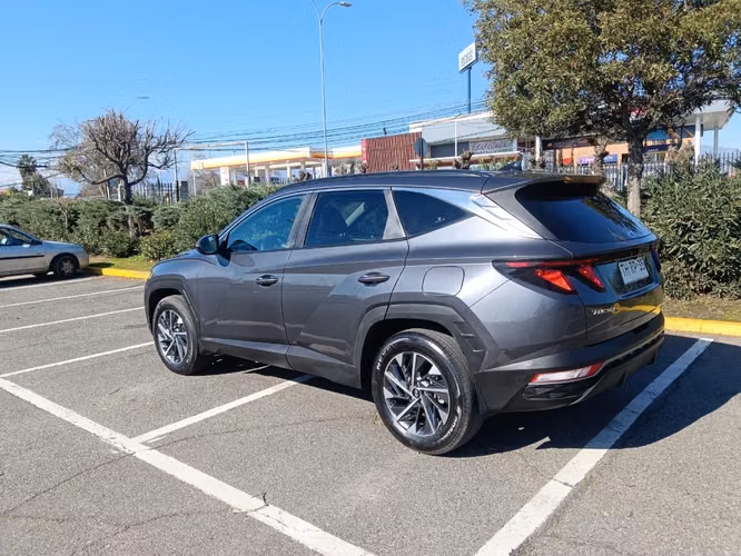 2024 Hyundai Tucson 2.0 NX4 PLUS 2WD MT 5P. - Imagen 3