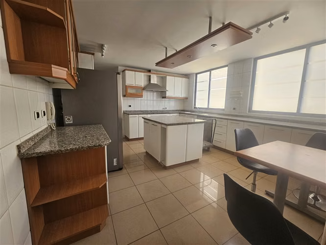 Departamento venta 4 dorm + servicios, 6 estac. Providencia - Imagen 11