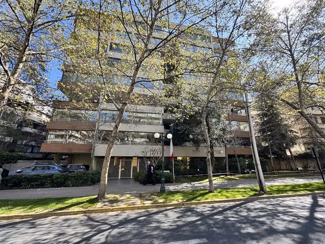 Departamento venta 4 dorm + servicios, 6 estac. Providencia - Imagen 30