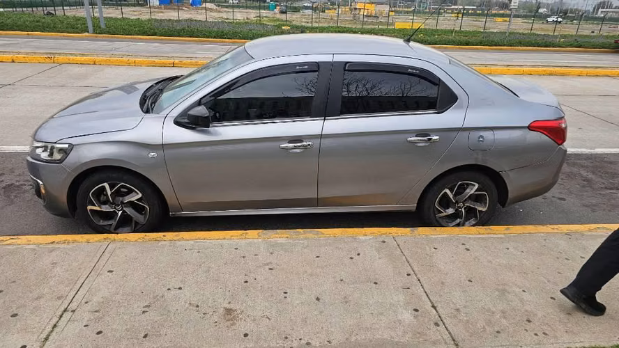 Vendo taxi ejecutivo - Imagen 6