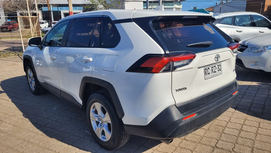 Toyota RAV 4 LE 2.0 FULL MEC. 2.0 • 4x2 • Mecánica • 2022 - Imagen 3