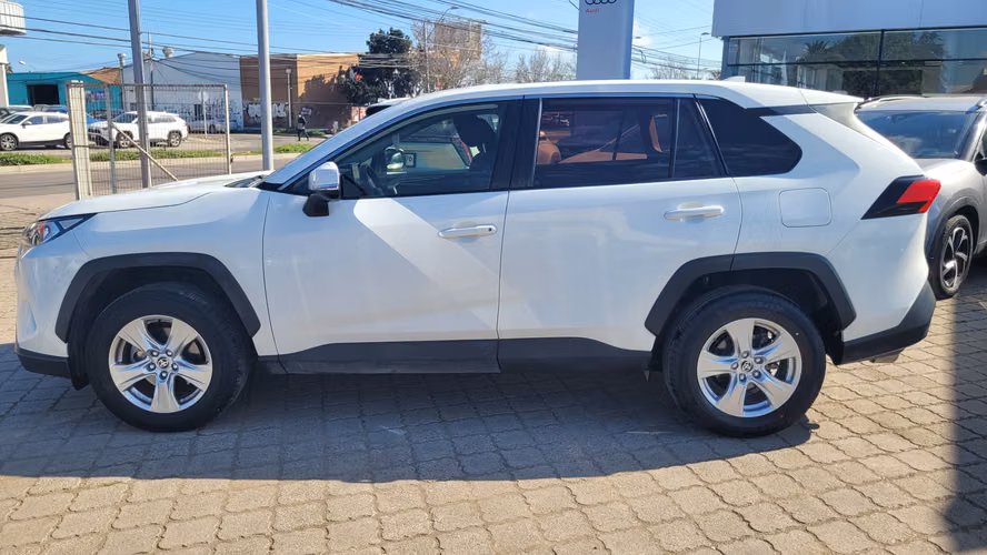 Toyota RAV 4 LE 2.0 FULL MEC. 2.0 • 4x2 • Mecánica • 2022 - Imagen 7