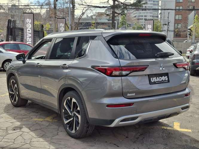 MITSUBISHI OUTLANDER 2022 - Imagen 4