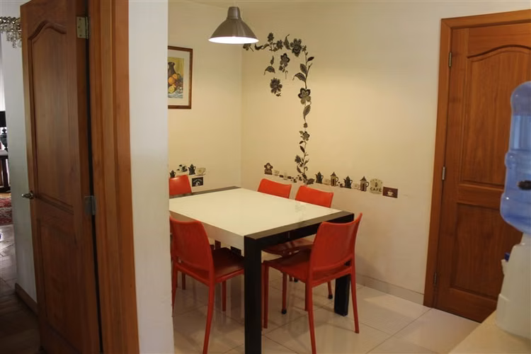 Gran casa para familias numerosas en excelente ubicación - Imagen 10