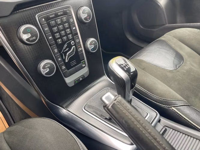 VOLVO V40 2016 - Imagen 17