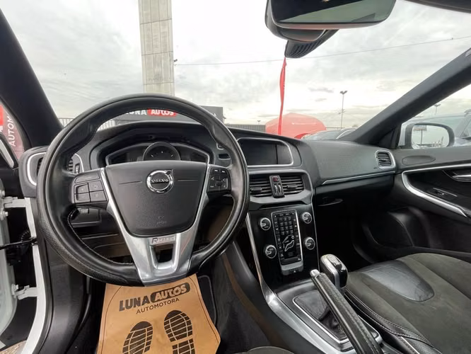 VOLVO V40 2016 - Imagen 7