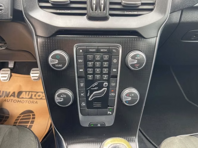 VOLVO V40 2016 - Imagen 16