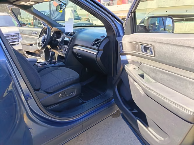 Ford Explorer XLT 4X2 5P. - Imagen 9