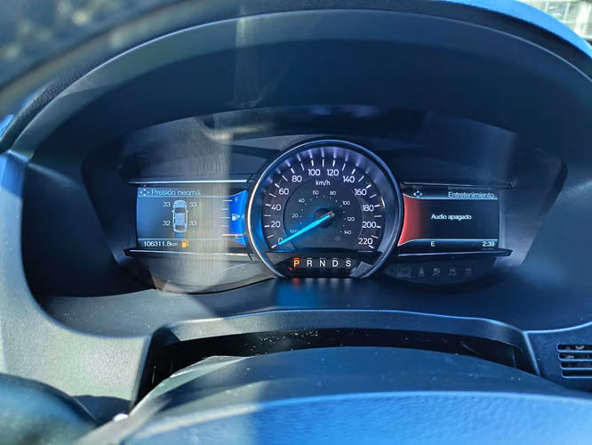 Ford Explorer XLT 4X2 5P. - Imagen 6