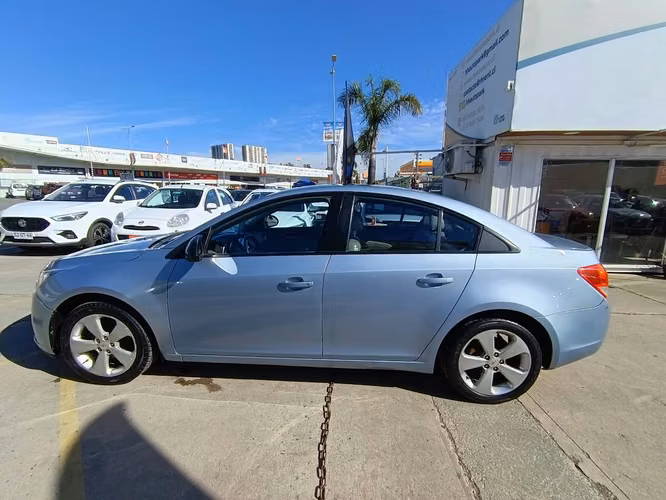 Chevrolet Cruze LS 4X2 AT 4P. - Imagen 6