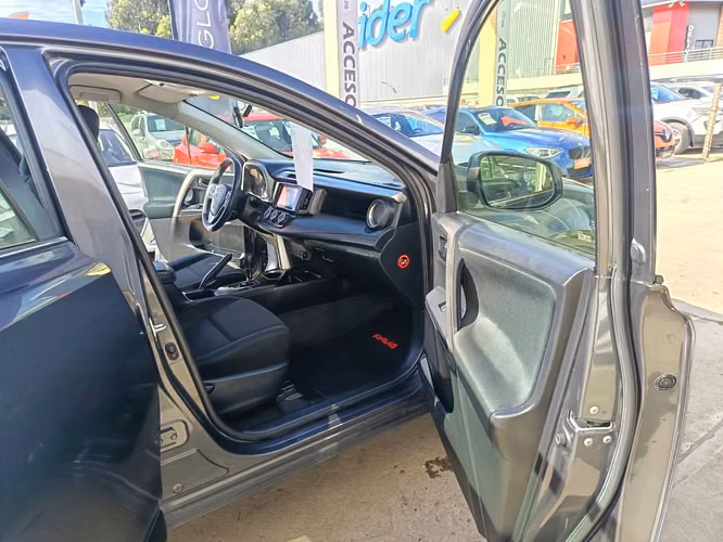 Toyota Rav4 2.0 - Imagen 16