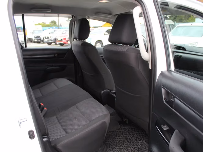 TOYOTA Hilux 2.4 2021 - Imagen 7