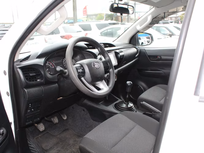TOYOTA Hilux 2.4 2021 - Imagen 11