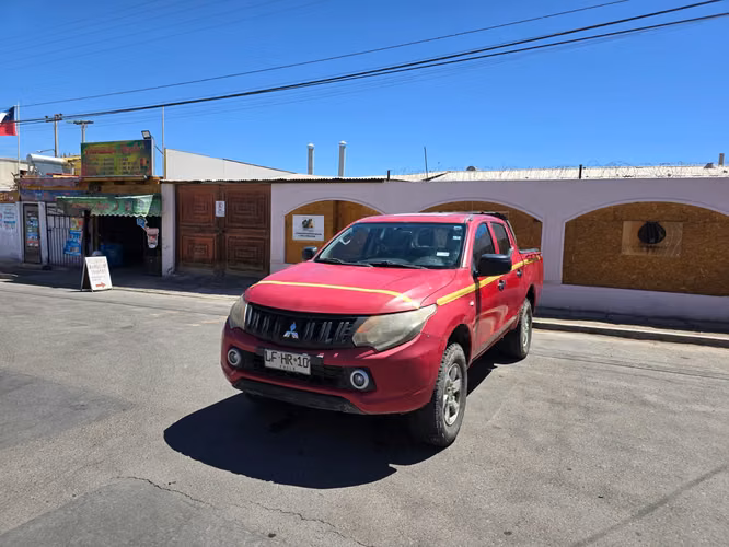 Mitsubishi L200 4 x 4 año 2019