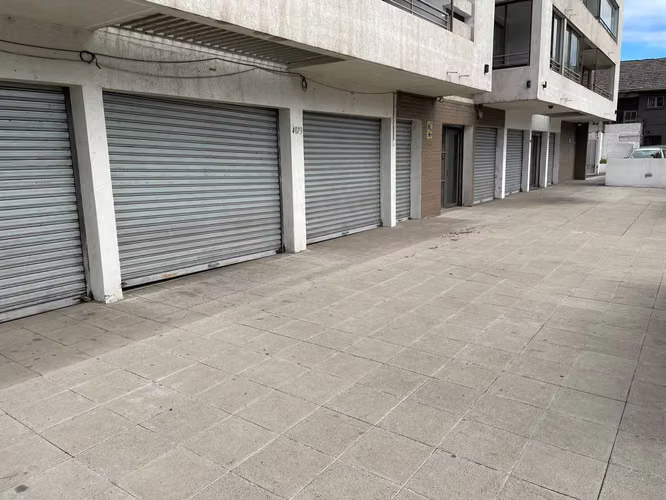 Gran Local Comercial en arriendo / Tobalaba (183830)