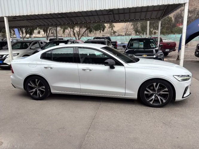 Volvo S60 2.0 T4 R-DESIGN AT 2020