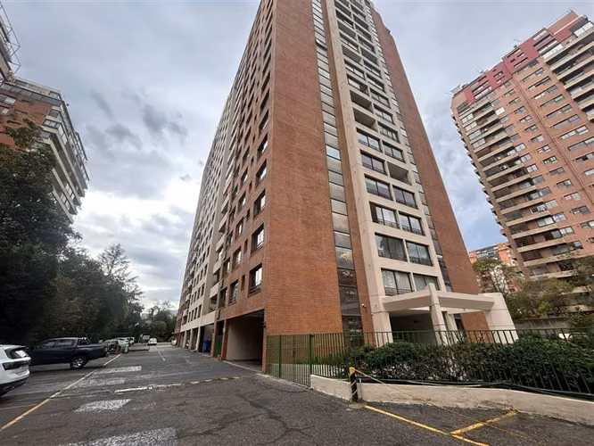 Depto en venta de 3 dorm. 2 baños en Las Condes