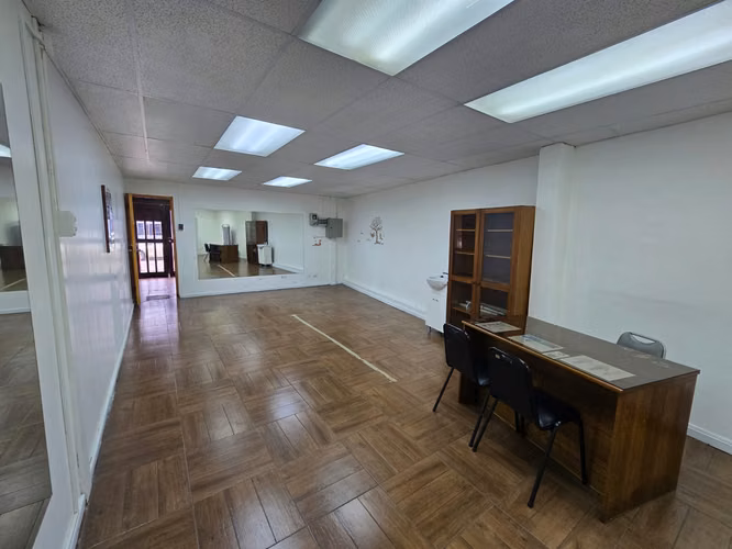 ARRIENDO AMPLIO LOCAL COMERCIAL – CALLE JANEQUEO, VALDIVIA