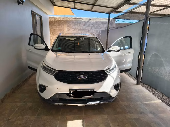 Se vende Ford territory