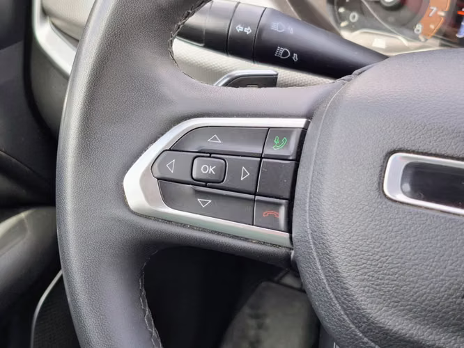 Jeep Compass 1.3 LONGITUDE 4X2 AT 5P 2023 - Imagen 13