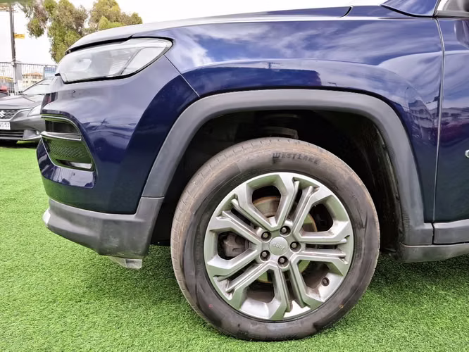 Jeep Compass 1.3 LONGITUDE 4X2 AT 5P 2023 - Imagen 7