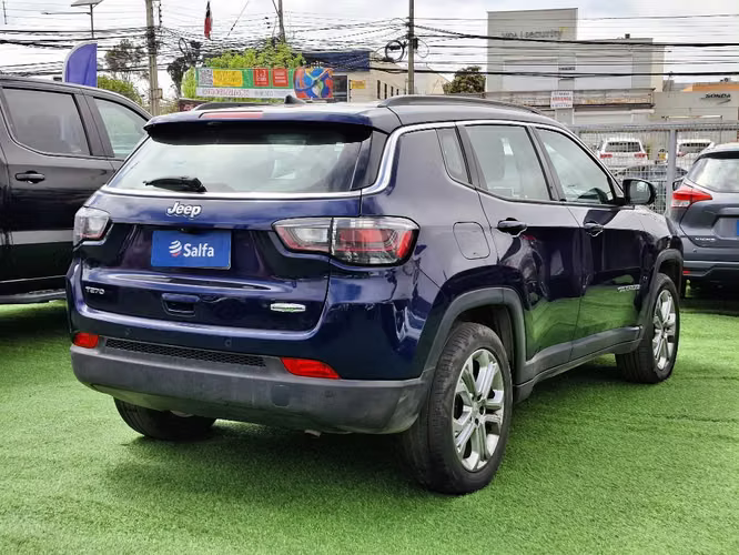 Jeep Compass 1.3 LONGITUDE 4X2 AT 5P 2023 - Imagen 4
