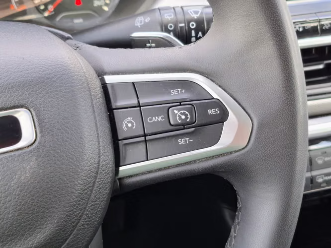Jeep Compass 1.3 LONGITUDE 4X2 AT 5P 2023 - Imagen 14