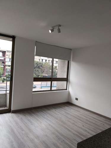 ARRIENDO ESTUDIO CON BODEGA | METRO SAN ALBERTO HU