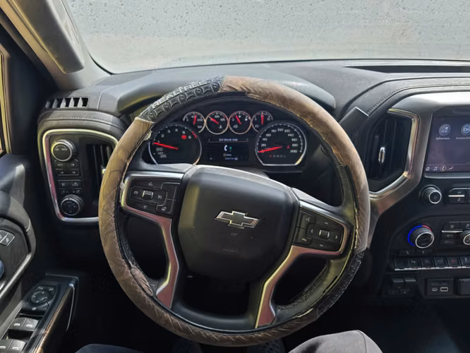 Chevrolet Silverado Z71 4x4 – Año 2022 - Imagen 6