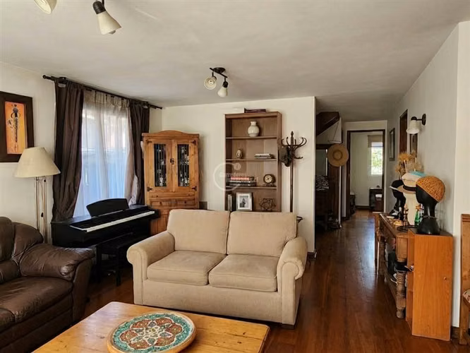 Casa en arriendo de 5 dorm. en Vitacura // Colegio Manquehue