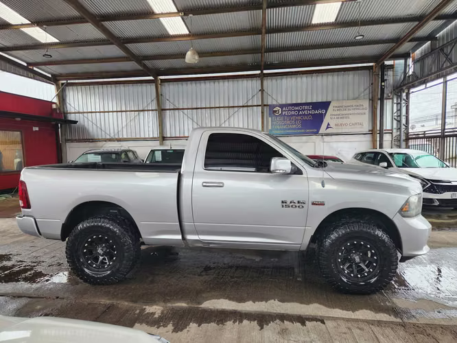 Dodge RAM 1500 SPORT HEMI 4X4 Año 2015 UNICO DUEÑO, PERMUTO - Imagen 7