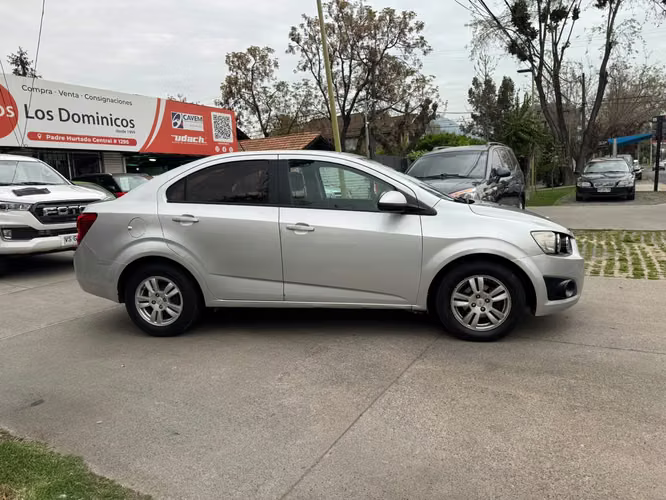 CHEVROLET SONIC LT 1.6 MEC FULL AIRE AIRBAG VER EN LAS CONDES 2013 - Imagen 8