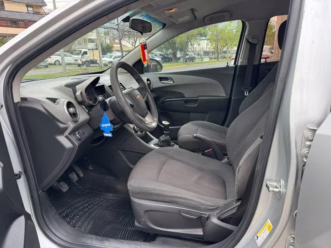 CHEVROLET SONIC LT 1.6 MEC FULL AIRE AIRBAG VER EN LAS CONDES 2013 - Imagen 11