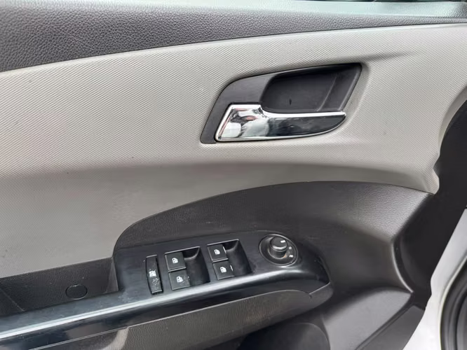 CHEVROLET SONIC LT 1.6 MEC FULL AIRE AIRBAG VER EN LAS CONDES 2013 - Imagen 10