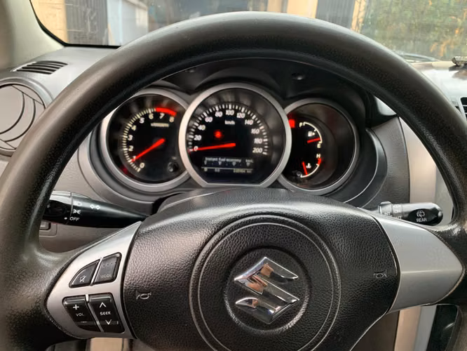 2012 Suzuki grand vitara glx 1.6 4x4 - Imagen 5
