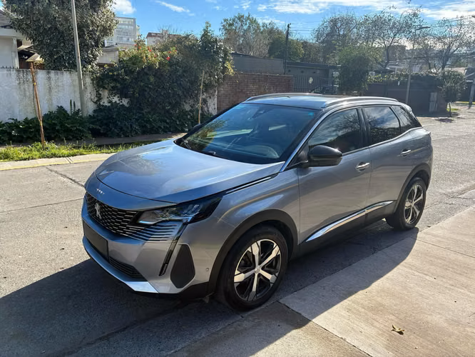 Peugeot 3008 Allure Pack 1.6 - 165 HP · 2024 · 35.000 km · Automático