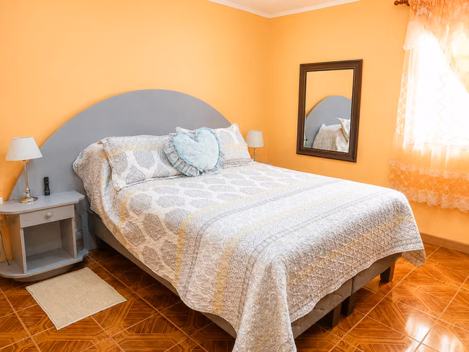 Parcela en Venta con 3 casas - Imagen 6