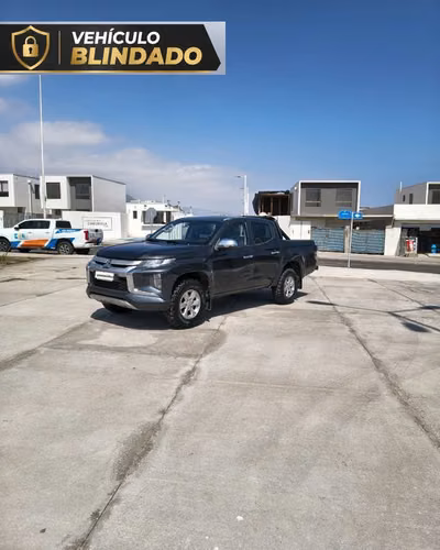 MITSUBISHI L200 D/C 4X4 TD KATANA CRT - 2023 | 4761 - Imagen 3