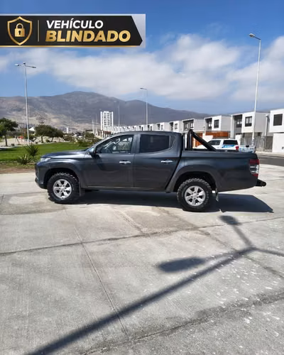 MITSUBISHI L200 D/C 4X4 TD KATANA CRT - 2023 | 4761 - Imagen 11