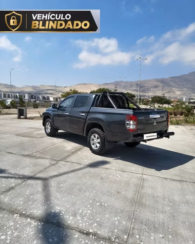 MITSUBISHI L200 D/C 4X4 TD  DAKAR CRS MT - 2023 | 4761 - Imagen 3