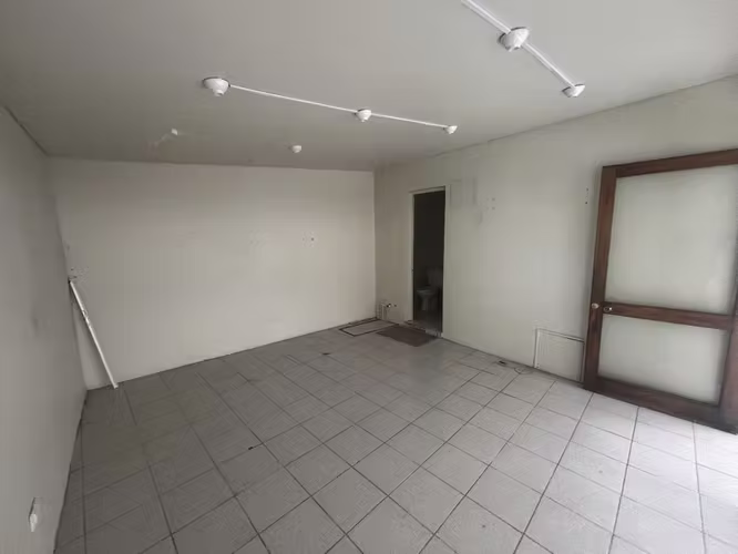 Arriendo Local Bulnes / Galería Polícentro (Caracol) - Dueño Directo sin Comisión - Imagen 3