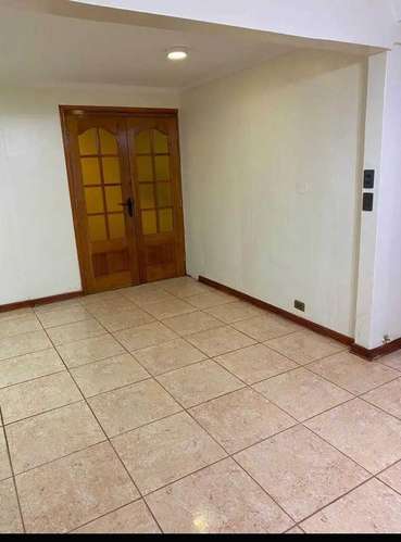 Moderna y Luminosa Casa Familiar (183876)