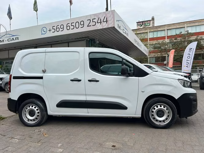PEUGEOT PARTNER HDI 92 L1 1.6 - 2023 | 4727 - Imagen 8
