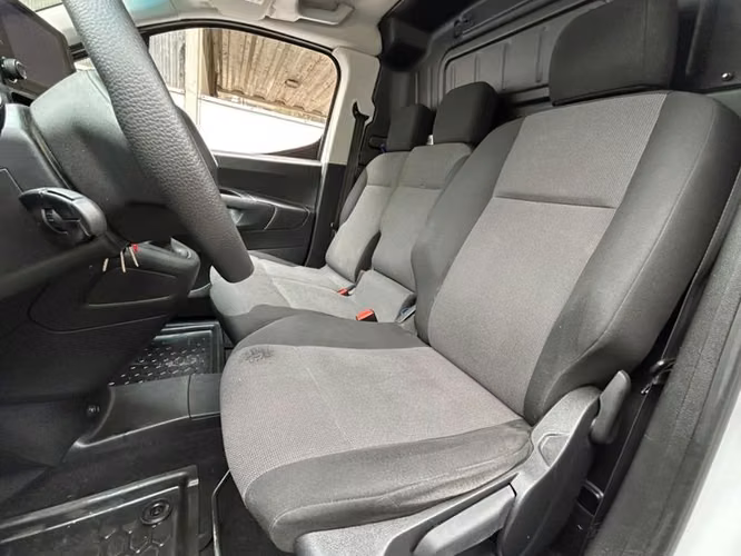 PEUGEOT PARTNER HDI 92 L1 1.6 - 2023 | 4727 - Imagen 17