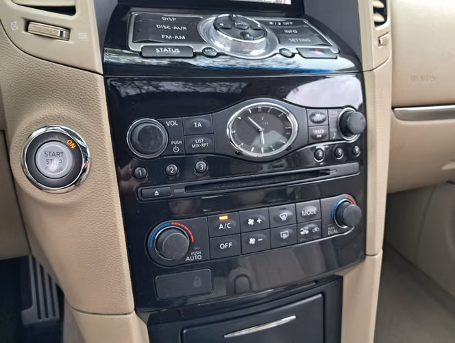 INFINITI QX70 3.7 AUT 2015