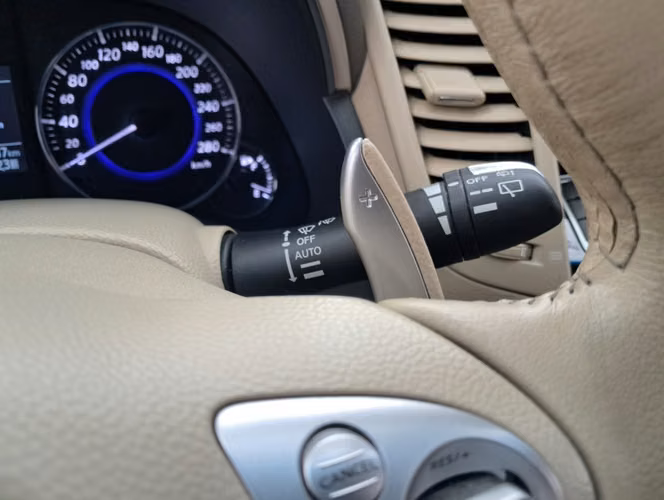 INFINITI QX70 3.7 AUT 2015